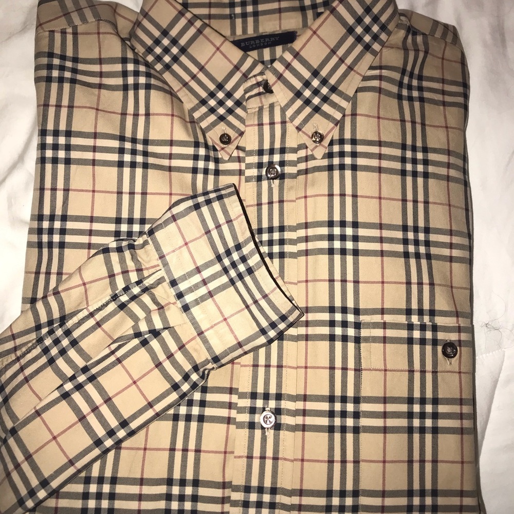 Men’s Burberry shirt